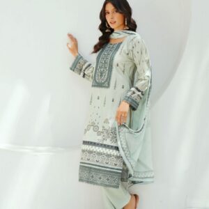 Stylish Pakistani model in embroidered traditional salwar kameez, Lahore.